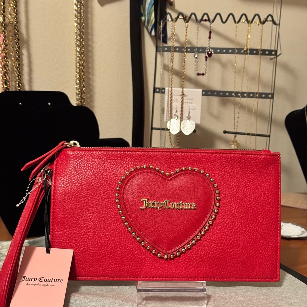 Juicy Couture Lg Heart Wristlet NWT 10”long 6”tall, 3 card slots Retail 55.00